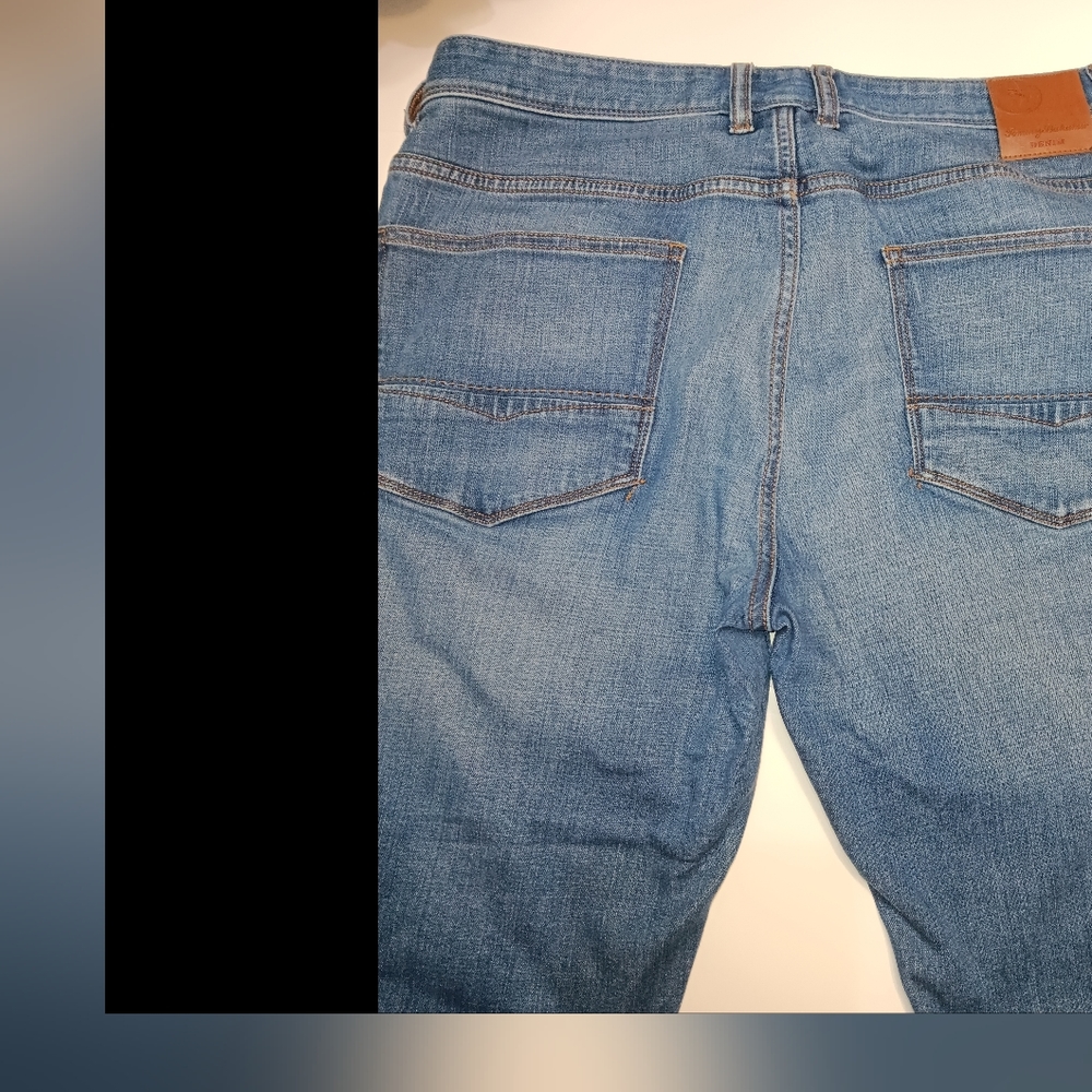 Mens Tommy Bahama Jeans. Size 35×30. Excellent condition